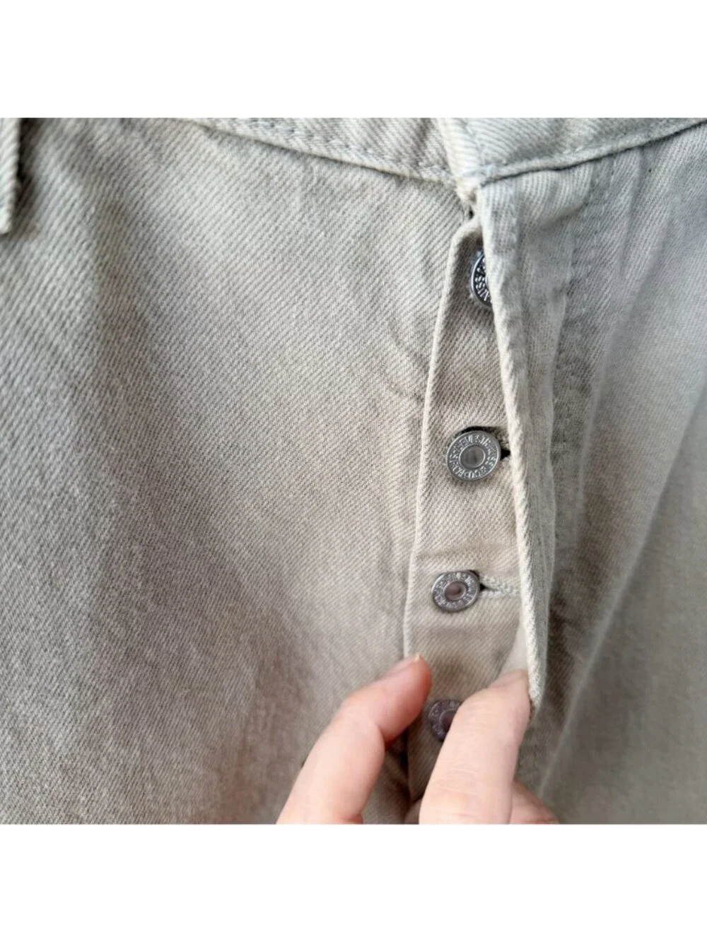 Vintage Levi’s 501 Beige Straight Leg Button Fly Jeans Men’s Size 36x30 N78